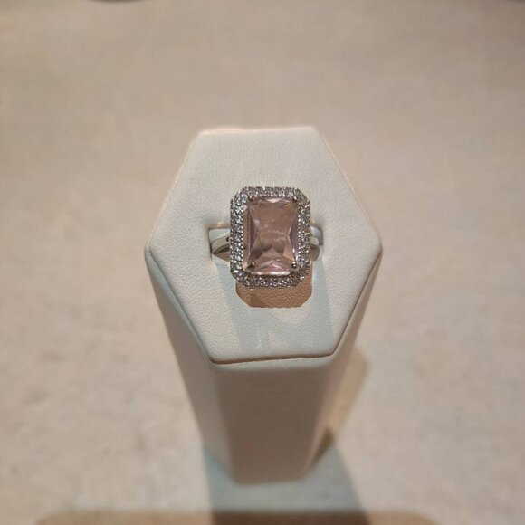 Rosy Opulence Ring - Picture 1 of 1